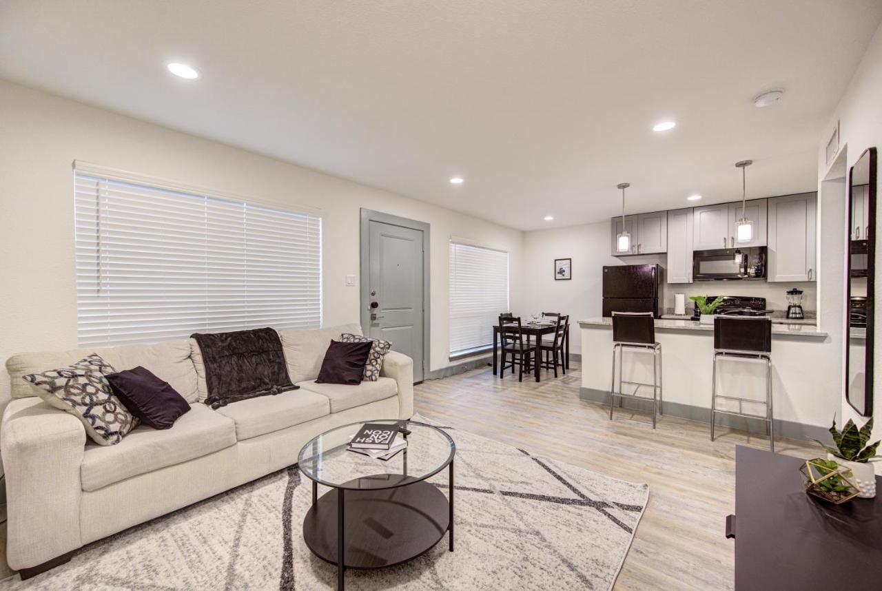 Trendy Midtown Apt, Walk To Shops & Sites, Pets Ok 休斯敦 外观 照片