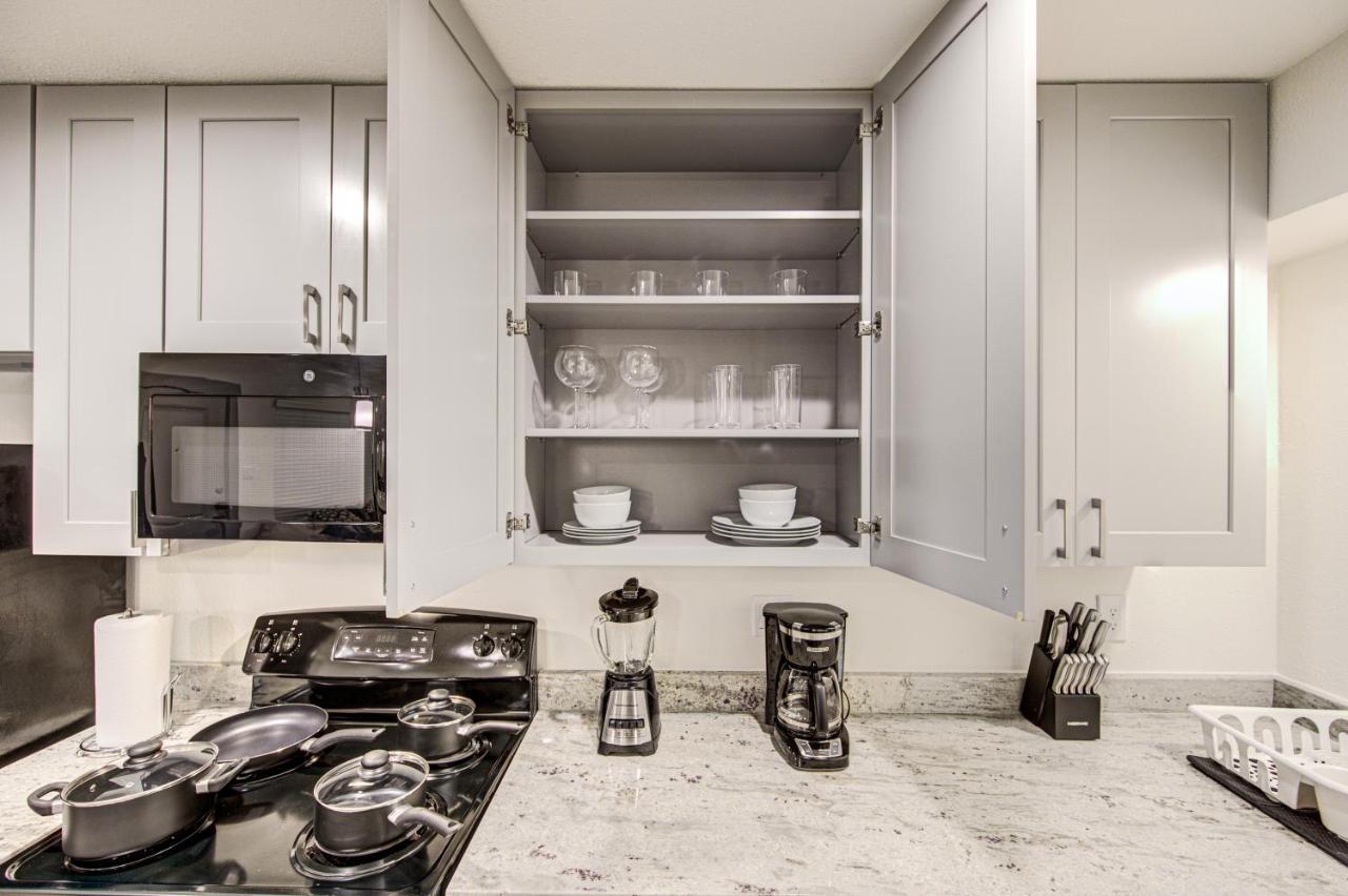 Trendy Midtown Apt, Walk To Shops & Sites, Pets Ok 休斯敦 外观 照片