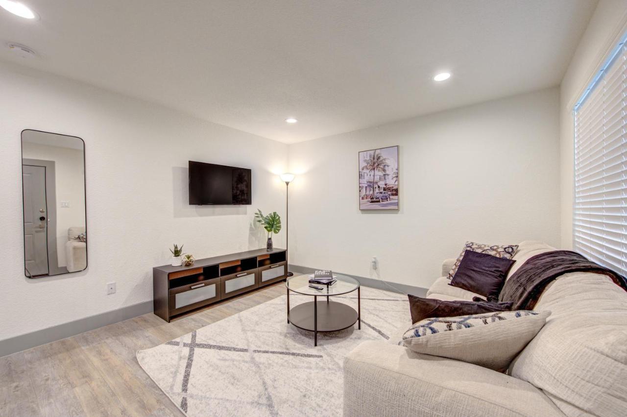Trendy Midtown Apt, Walk To Shops & Sites, Pets Ok 休斯敦 外观 照片