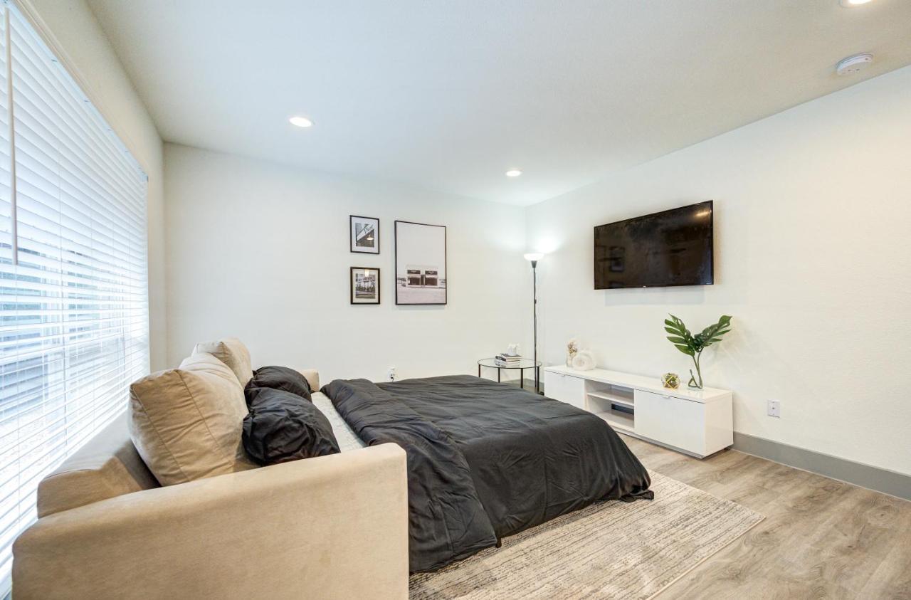 Trendy Midtown Apt, Walk To Shops & Sites, Pets Ok 休斯敦 外观 照片