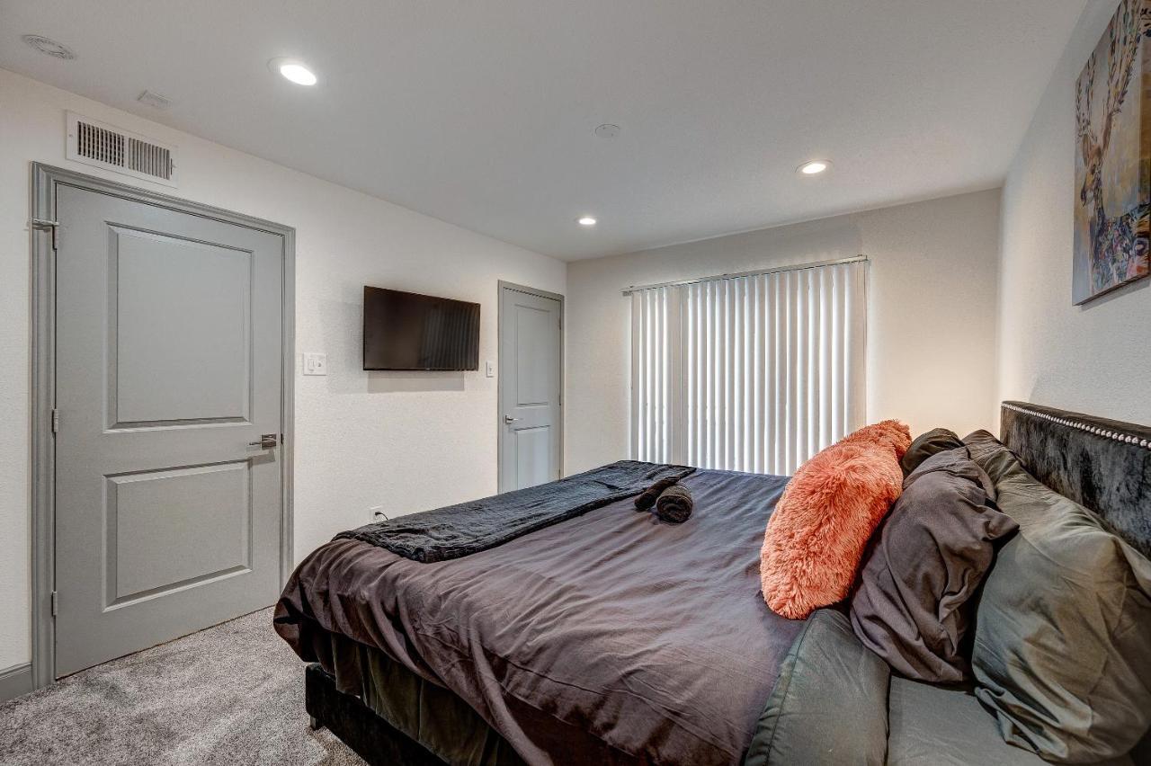 Trendy Midtown Apt, Walk To Shops & Sites, Pets Ok 休斯敦 外观 照片