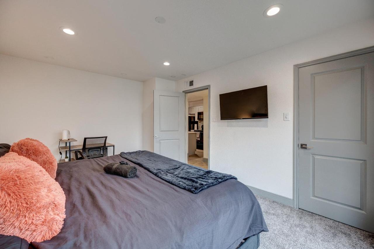 Trendy Midtown Apt, Walk To Shops & Sites, Pets Ok 休斯敦 外观 照片