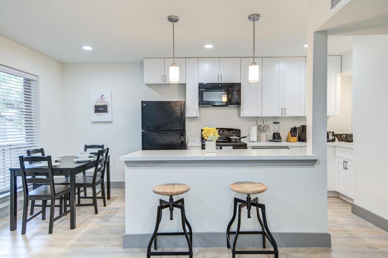 Trendy Midtown Apt, Walk To Shops & Sites, Pets Ok 休斯敦 外观 照片